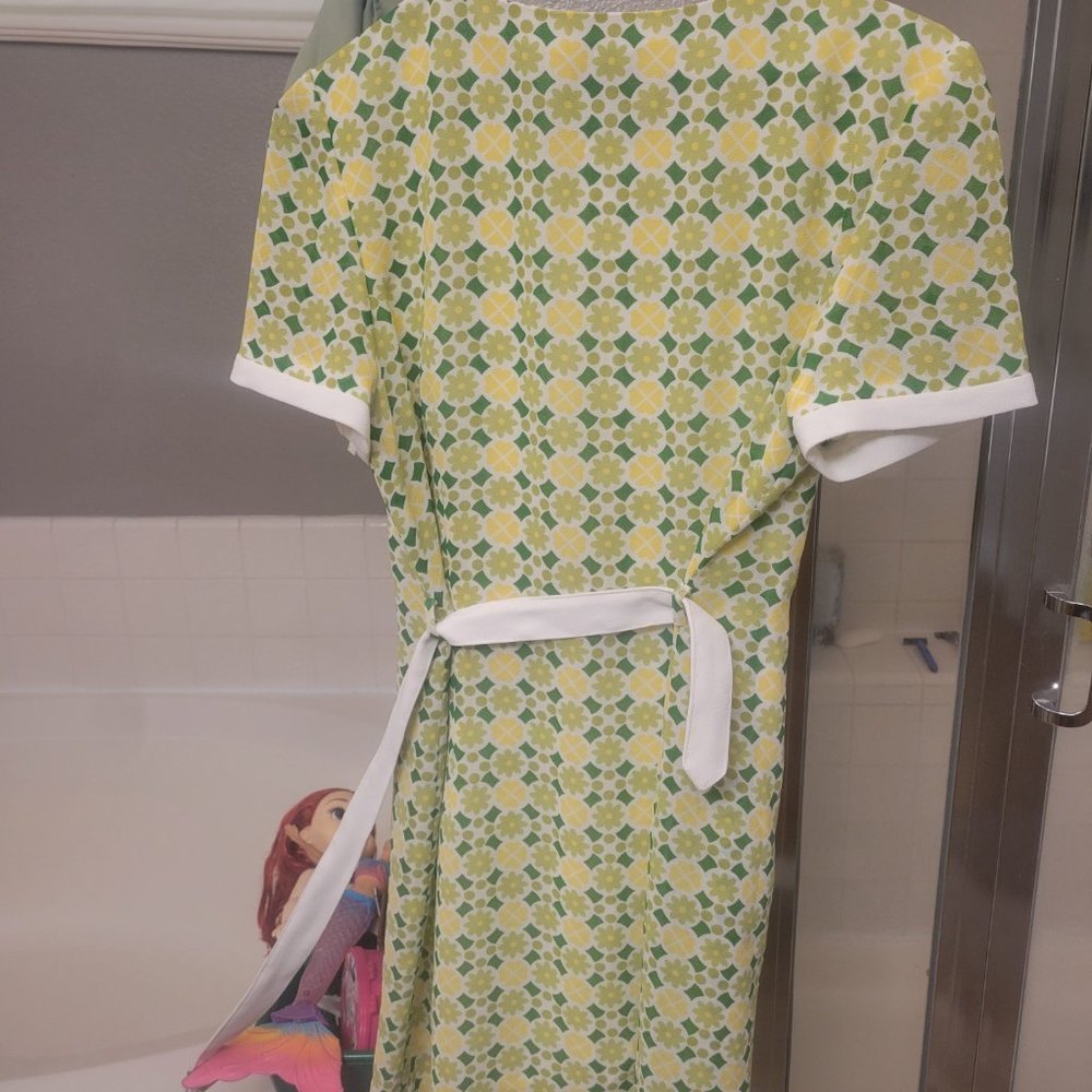 Mod Dress - Picture 2 of 4